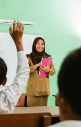 7 Etika Menuntut Ilmu yang Wajib Para Pelajar Miliki Simak